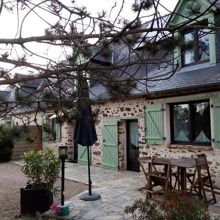 Chambre D Hote La Roussiere Saint-Ouen-Des-Toits Ngoại thất bức ảnh